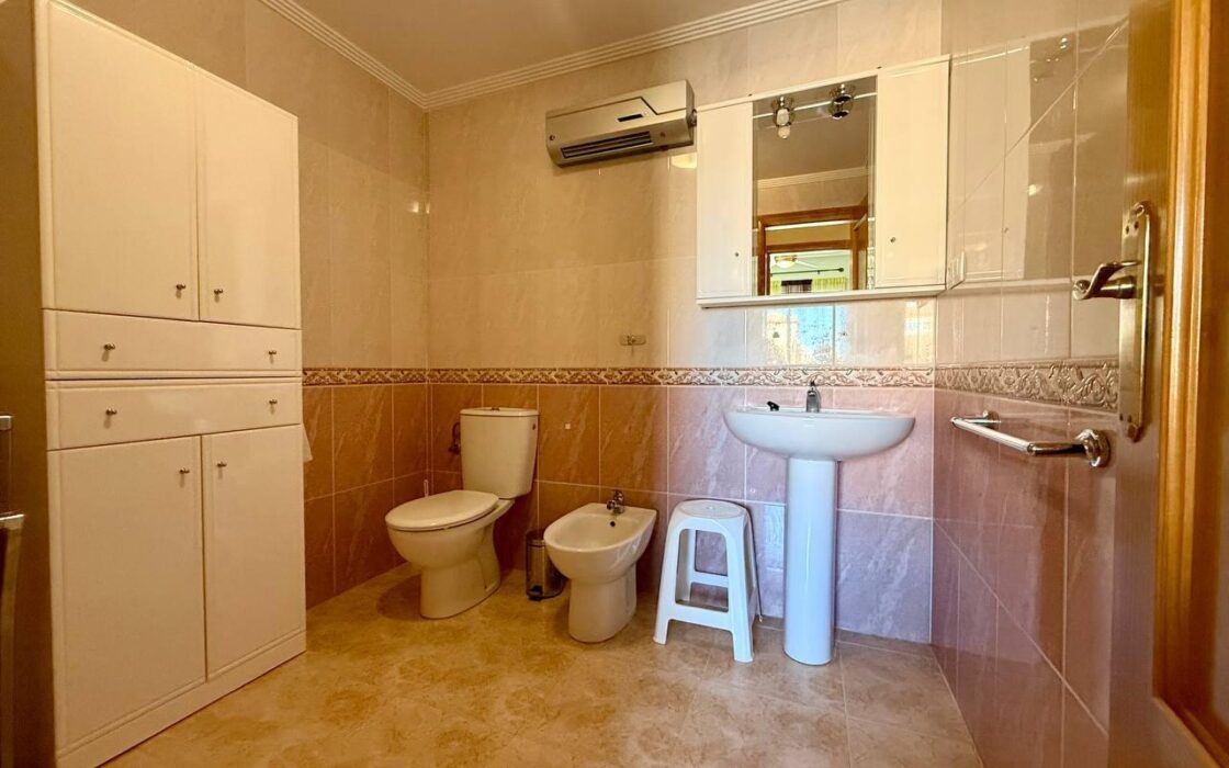 Апартамент в Ориуэле 61 кв.м с террасой у моря