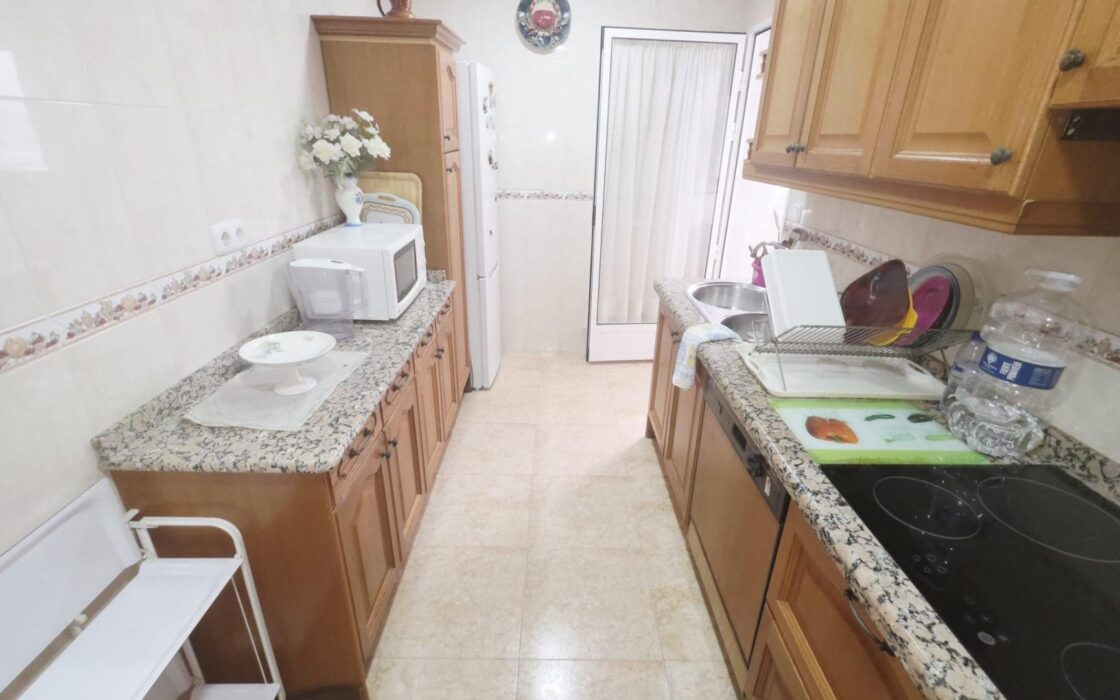 Апартаменти в Аліканте 125 кв.м з терасою біля моря