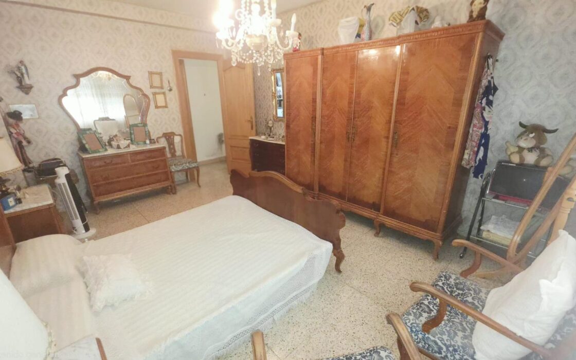 Апартаменти в Аліканте 125 кв.м з терасою біля моря