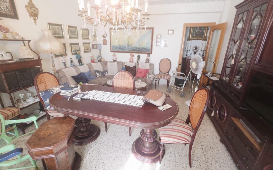 Апартаменти в Аліканте 125 кв.м з терасою біля моря