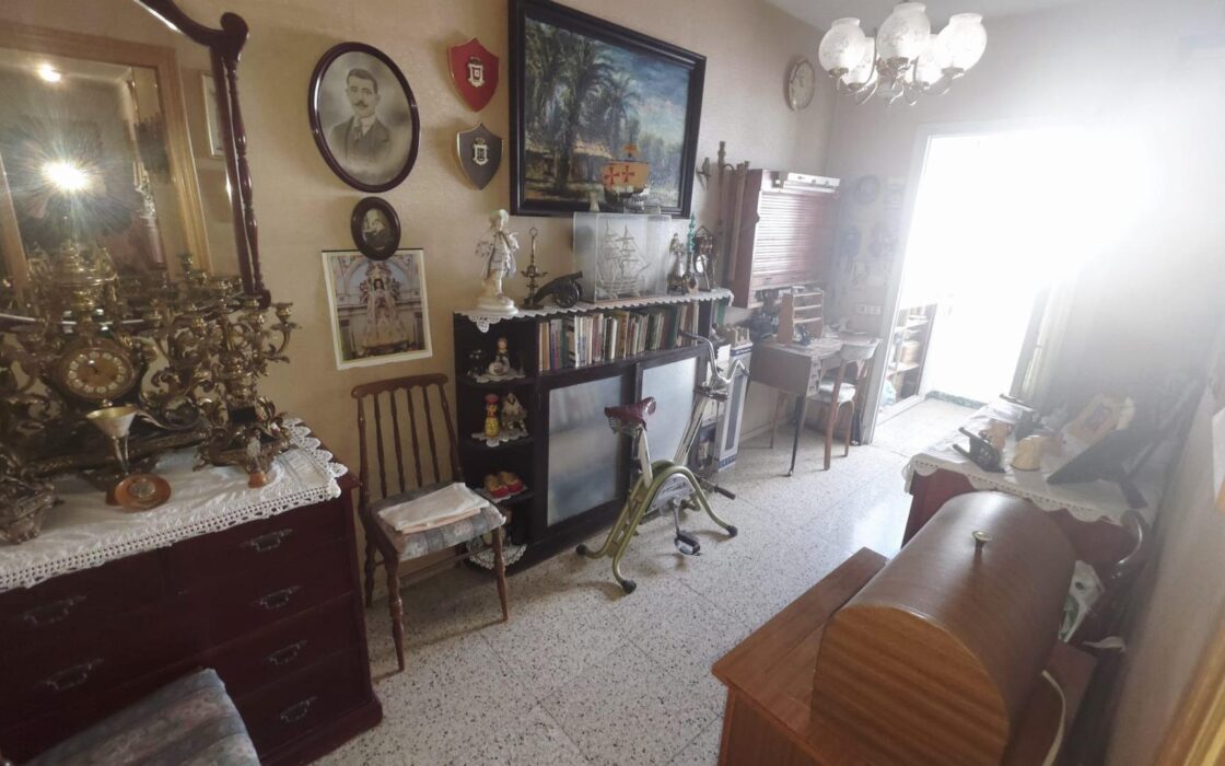 Апартаменти в Аліканте 125 кв.м з терасою біля моря