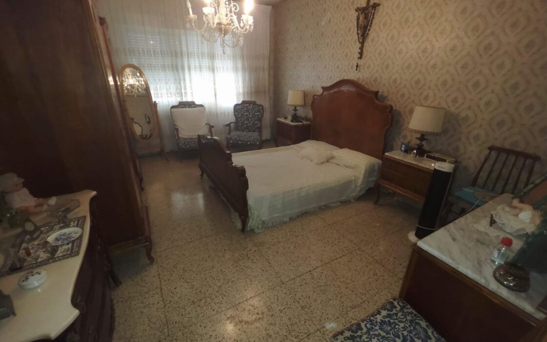 Апартаменти в Аліканте 125 кв.м з терасою біля моря