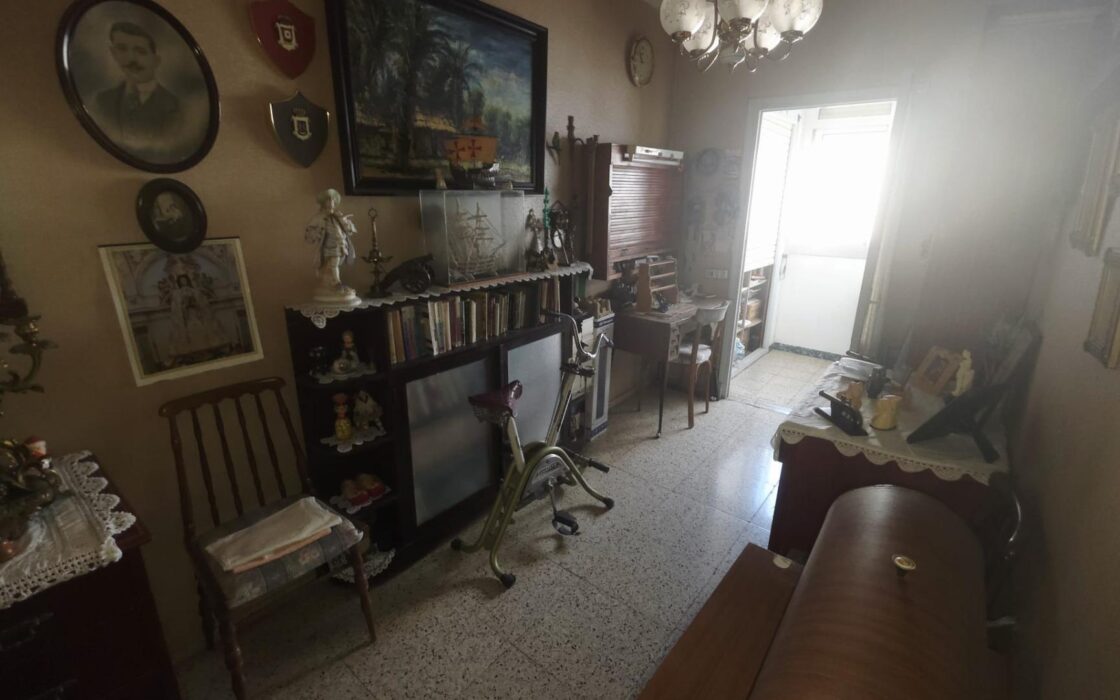 Апартаменти в Аліканте 125 кв.м з терасою біля моря