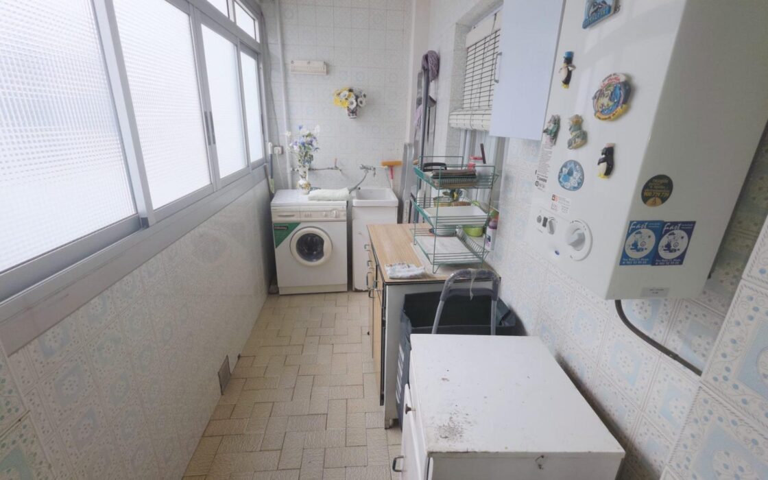 Апартаменти в Аліканте 125 кв.м з терасою біля моря