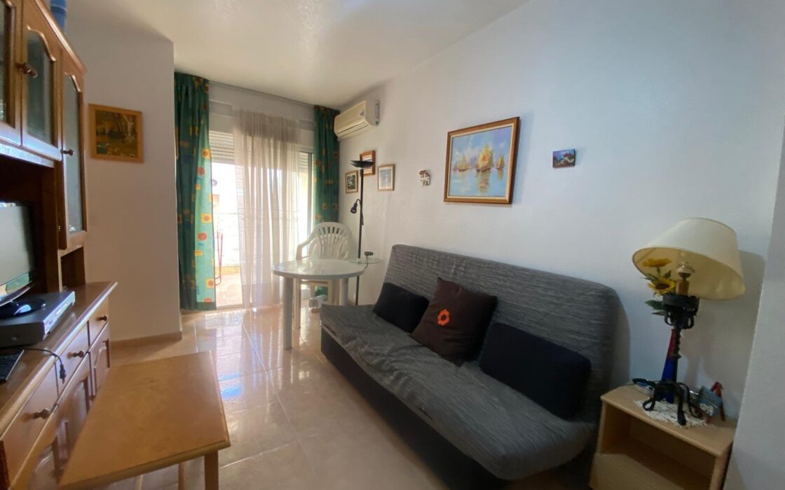 Апартаменты 50 кв.м в Торревьехе у моря с бассейном