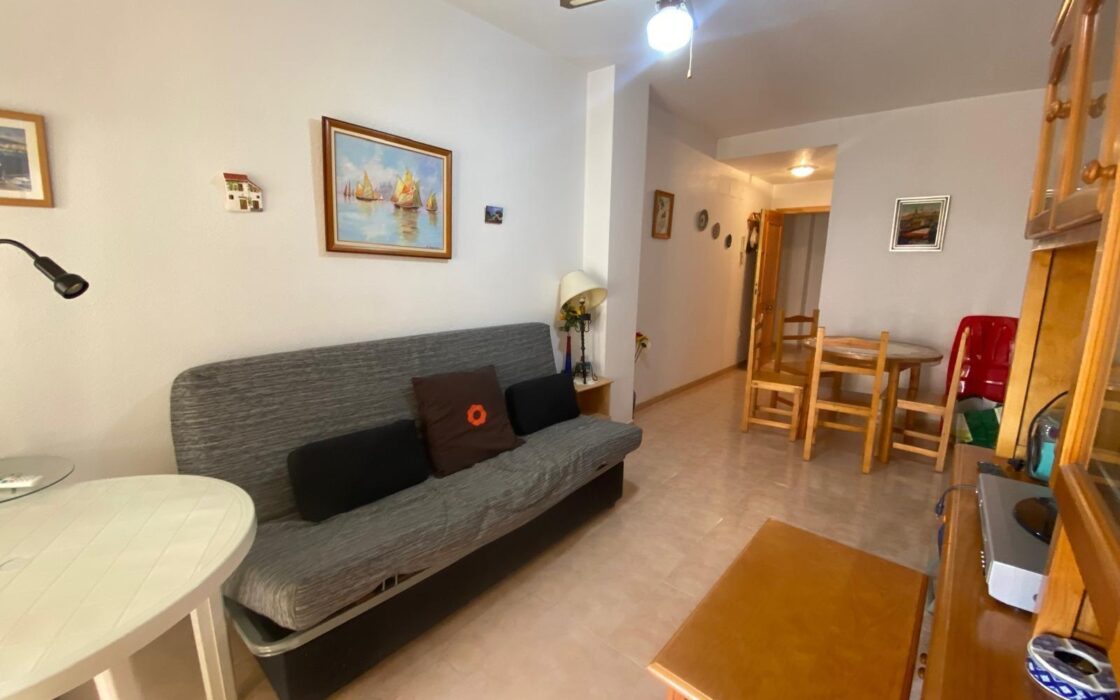 Апартаменты 50 кв.м в Торревьехе у моря с бассейном