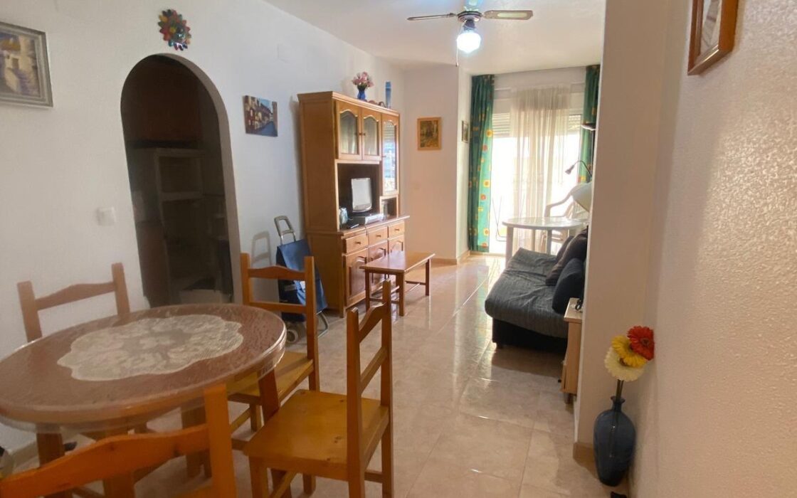 Апартаменты 50 кв.м в Торревьехе у моря с бассейном