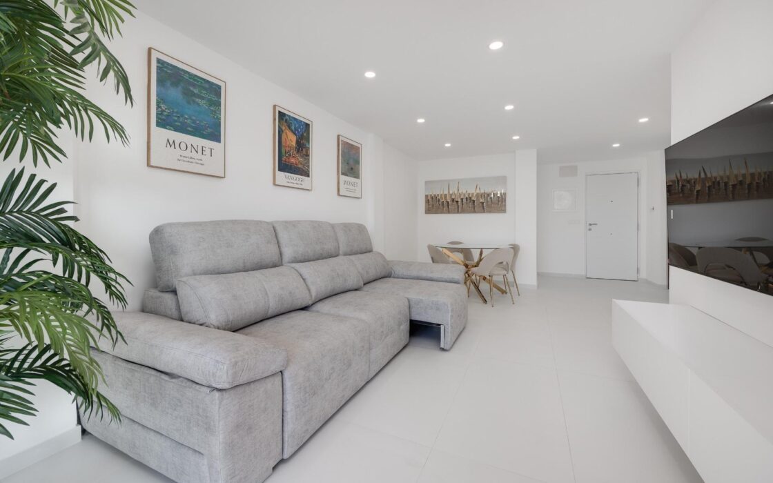 Светлая квартира с террасой в Торревьехе 102 кв.м 3 спальни