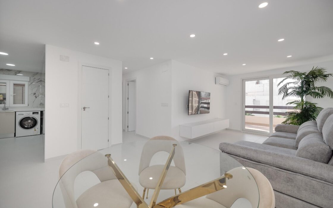 Светлая квартира с террасой в Торревьехе 102 кв.м 3 спальни