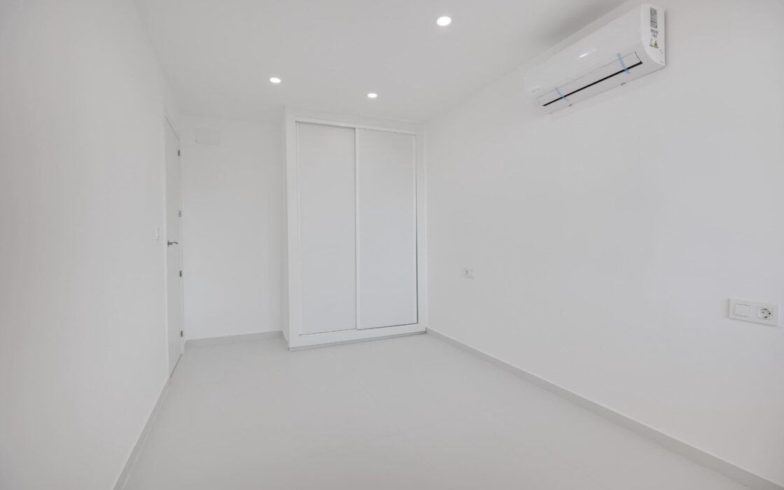 Светлая квартира с террасой в Торревьехе 102 кв.м 3 спальни