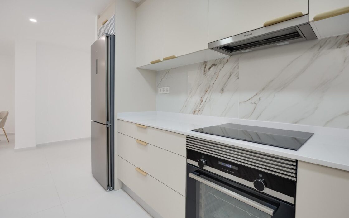 Светлая квартира с террасой в Торревьехе 102 кв.м 3 спальни