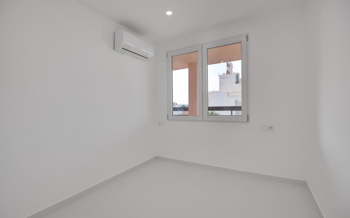 Светлая квартира с террасой в Торревьехе 102 кв.м 3 спальни