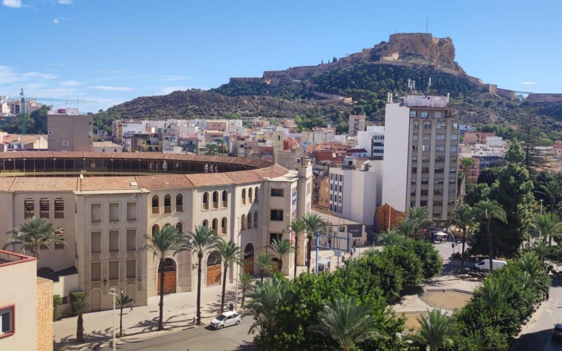 Квартира 65 кв.м з балконом в Аликанте на Авеніда де Алькой