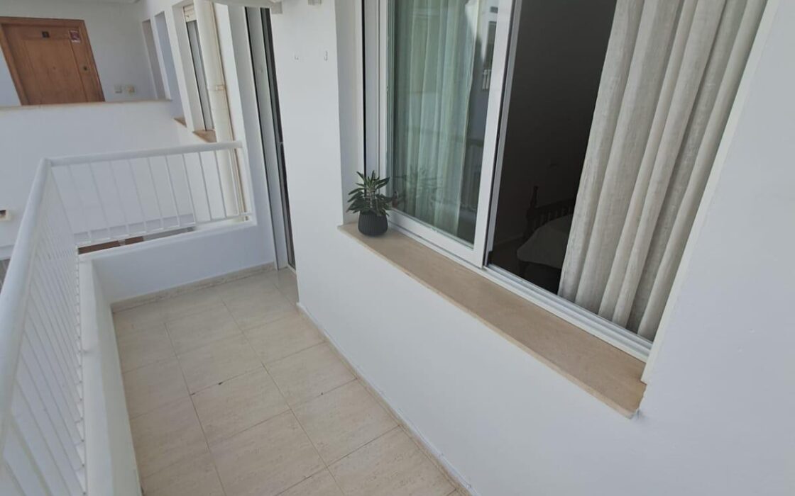 Апартаменты в Торревьехе с террасой 56 кв.м, 2 спальни