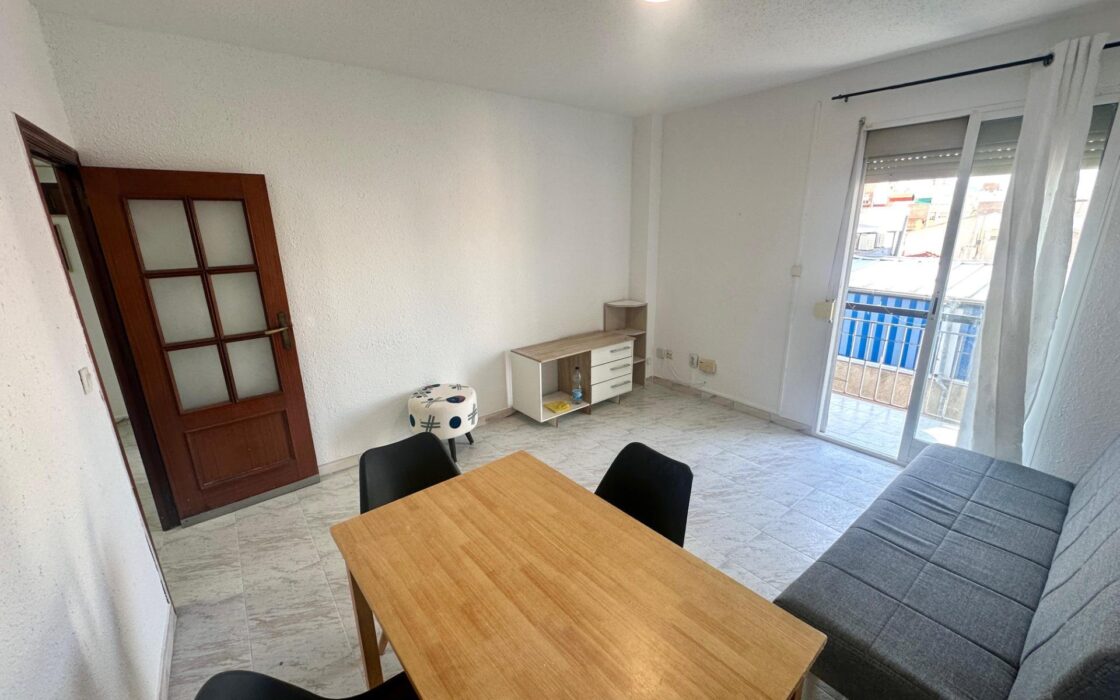 Светлая квартира у моря в Аликанте, 3 спальни, терраса