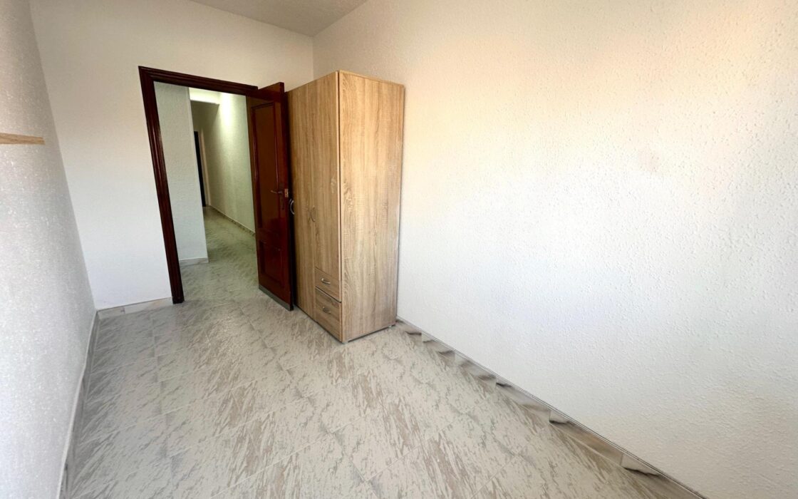 Светлая квартира у моря в Аликанте, 3 спальни, терраса