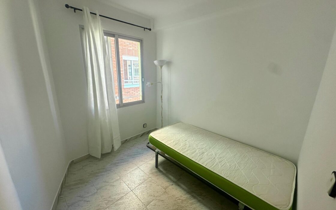 Светлая квартира у моря в Аликанте, 3 спальни, терраса