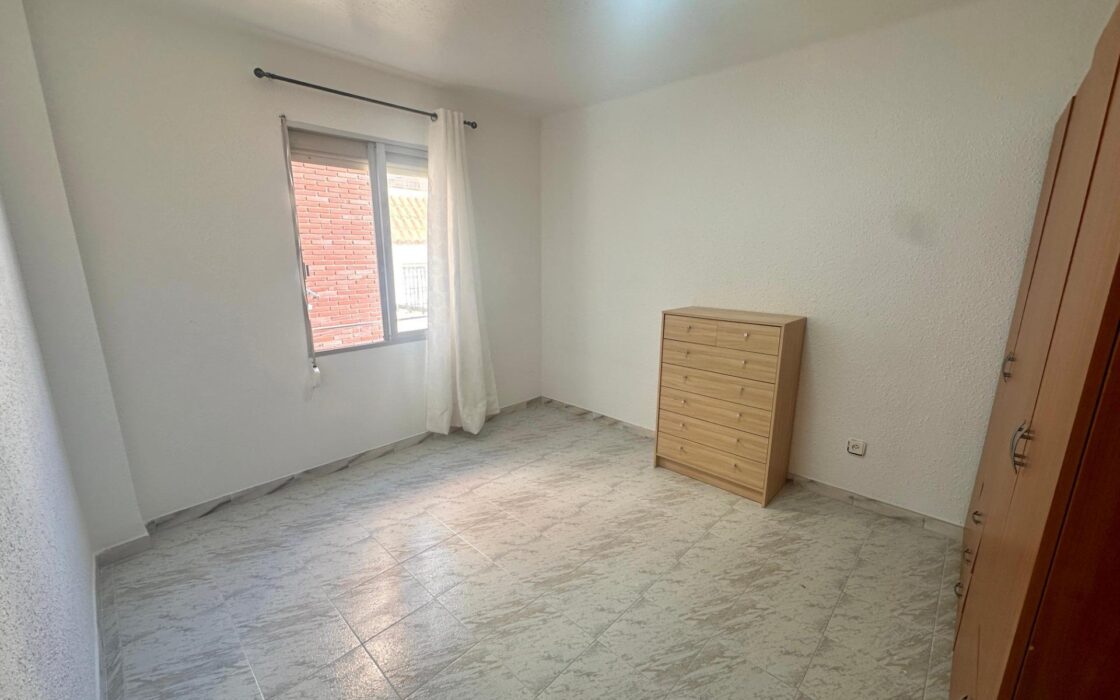 Светлая квартира у моря в Аликанте, 3 спальни, терраса