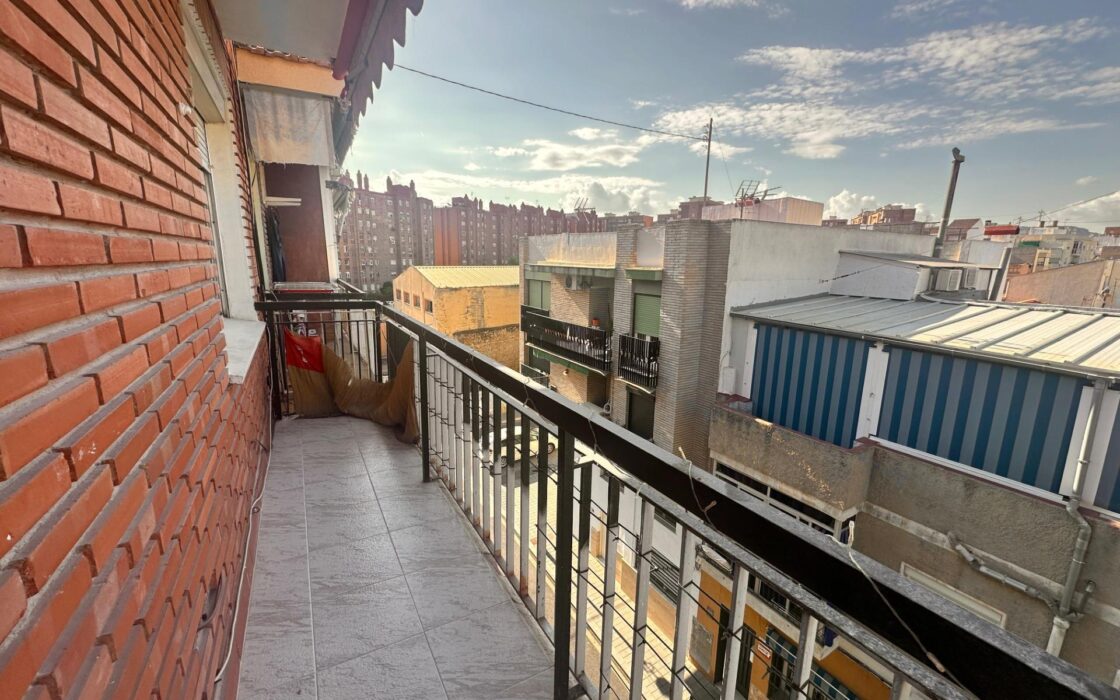 Светлая квартира у моря в Аликанте, 3 спальни, терраса