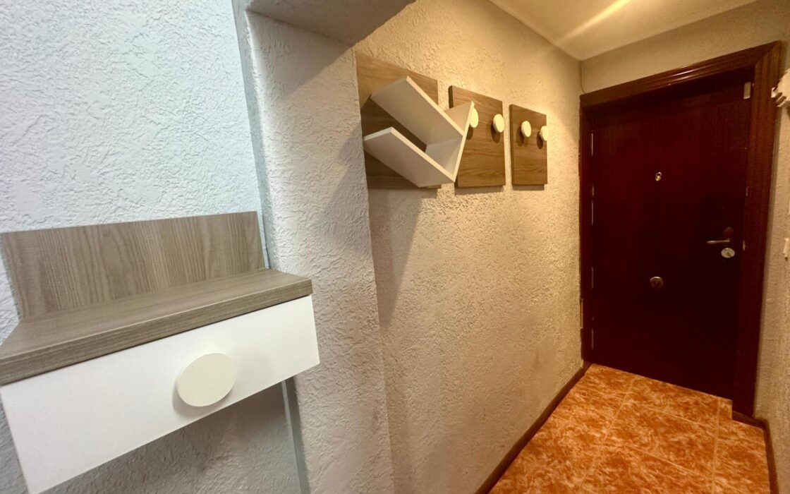 Просторная квартира 4 комнаты в Аликанте с балконом