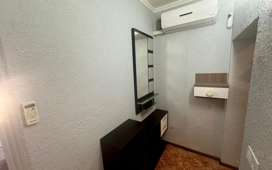 Просторная квартира 4 комнаты в Аликанте с балконом