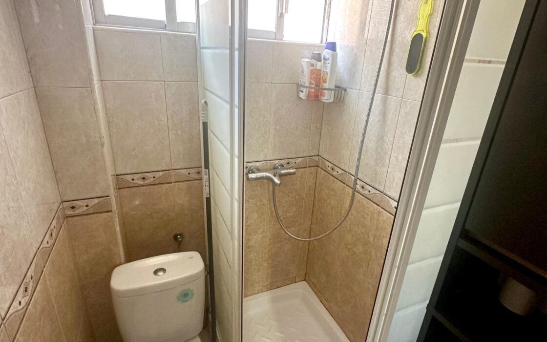 Просторная квартира 4 комнаты в Аликанте с балконом