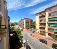 Просторная квартира 4 комнаты в Аликанте с балконом