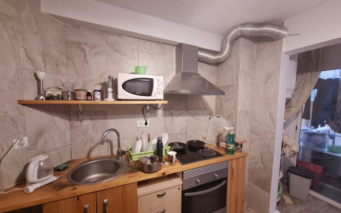 Апартаменты в Аликанте с балконом 95 кв.м и 4 комнатами