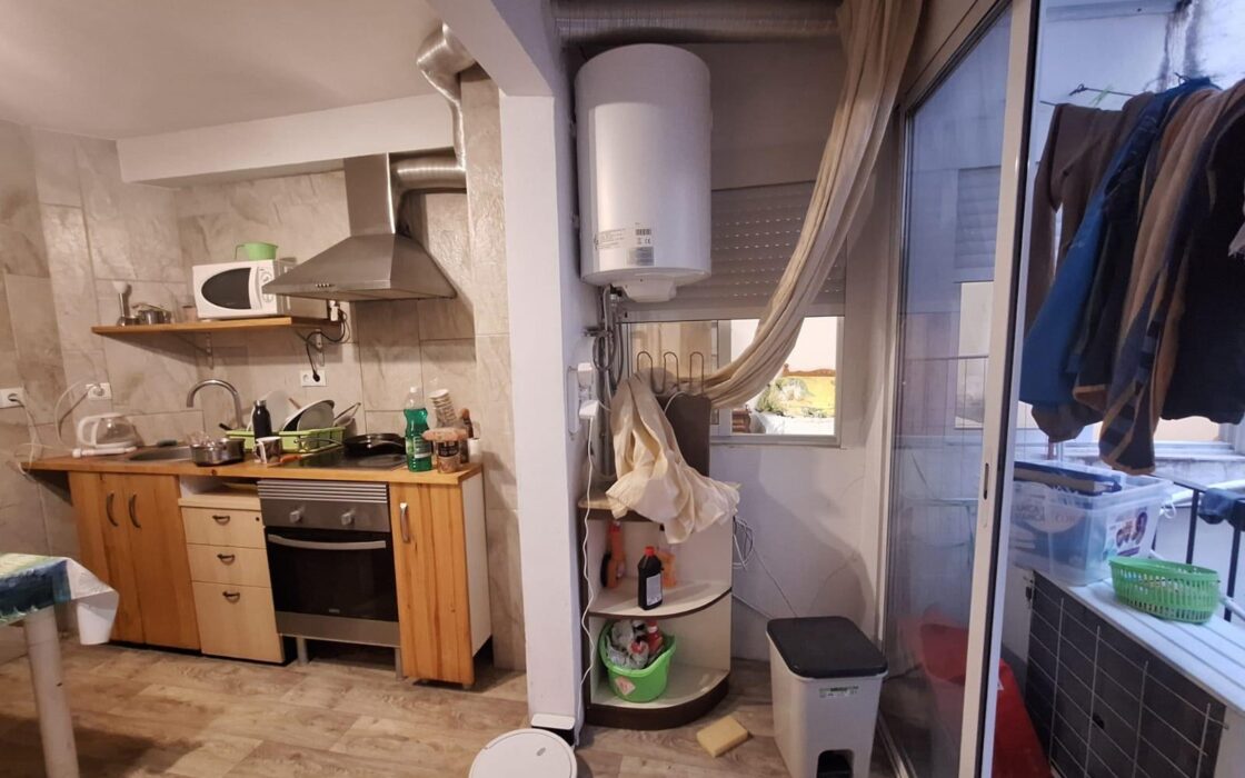 Апартаменты в Аликанте с балконом 95 кв.м и 4 комнатами