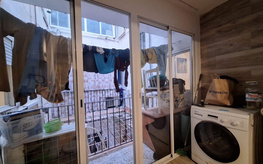 Апартаменты в Аликанте с балконом 95 кв.м и 4 комнатами