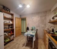 Апартаменты в Аликанте с балконом 95 кв.м и 4 комнатами