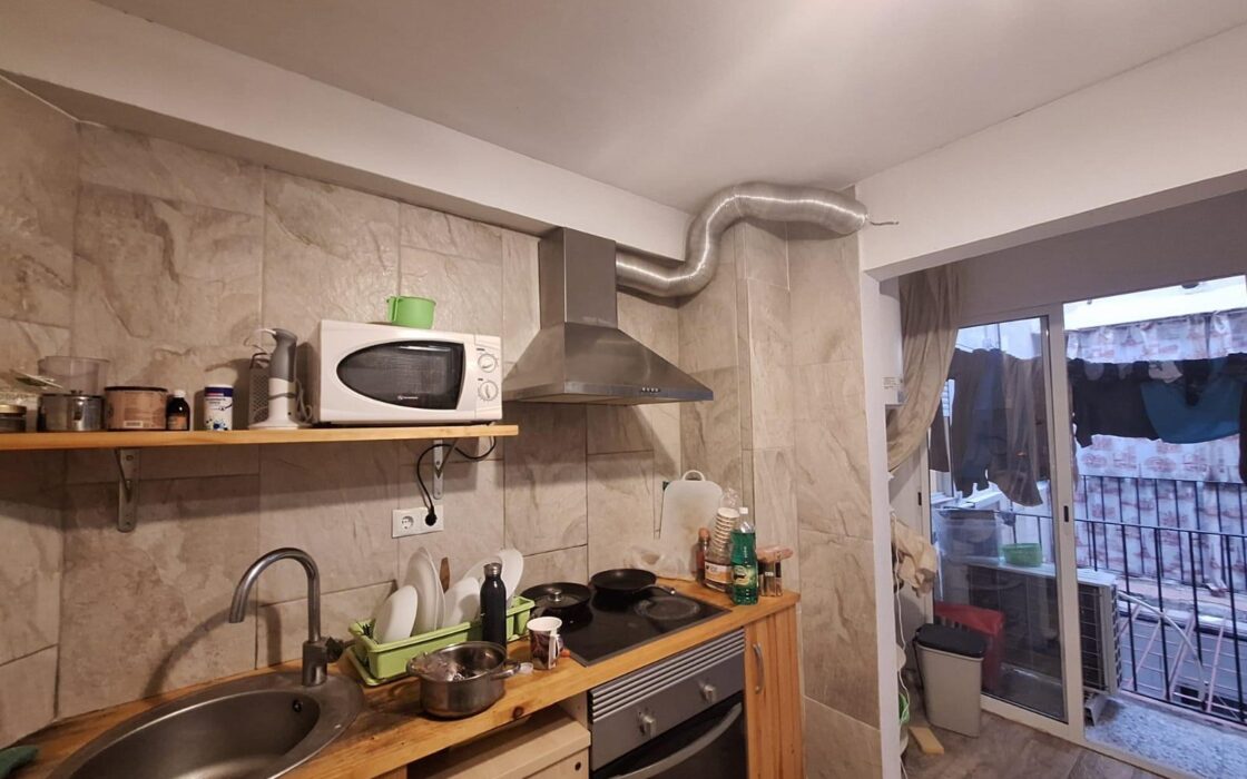 Апартаменты в Аликанте с балконом 95 кв.м и 4 комнатами