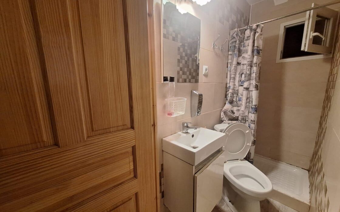 Апартаменты в Аликанте с балконом 95 кв.м и 4 комнатами