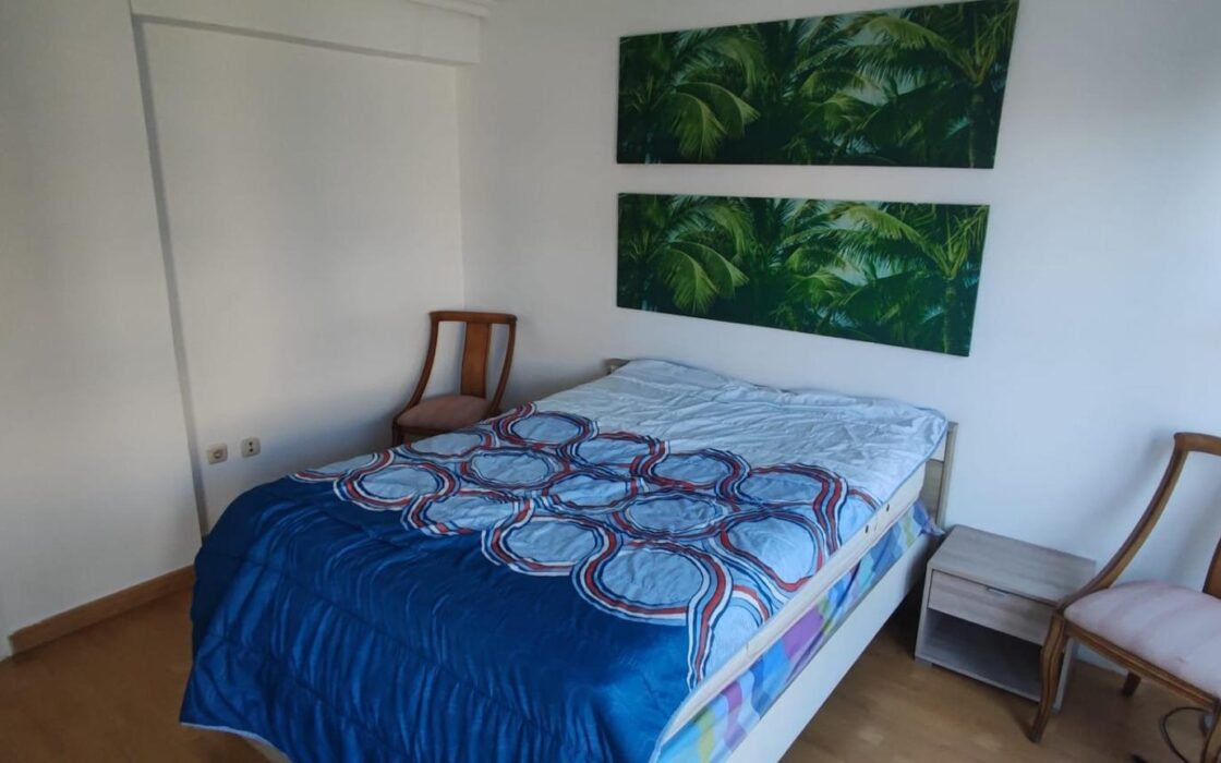 Квартира 68 кв.м с балконом в центре Аликанте