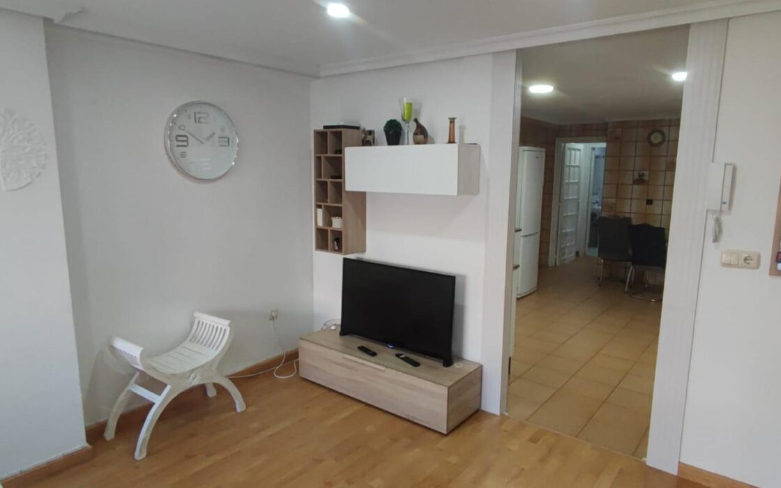 Квартира 68 кв.м с балконом в центре Аликанте