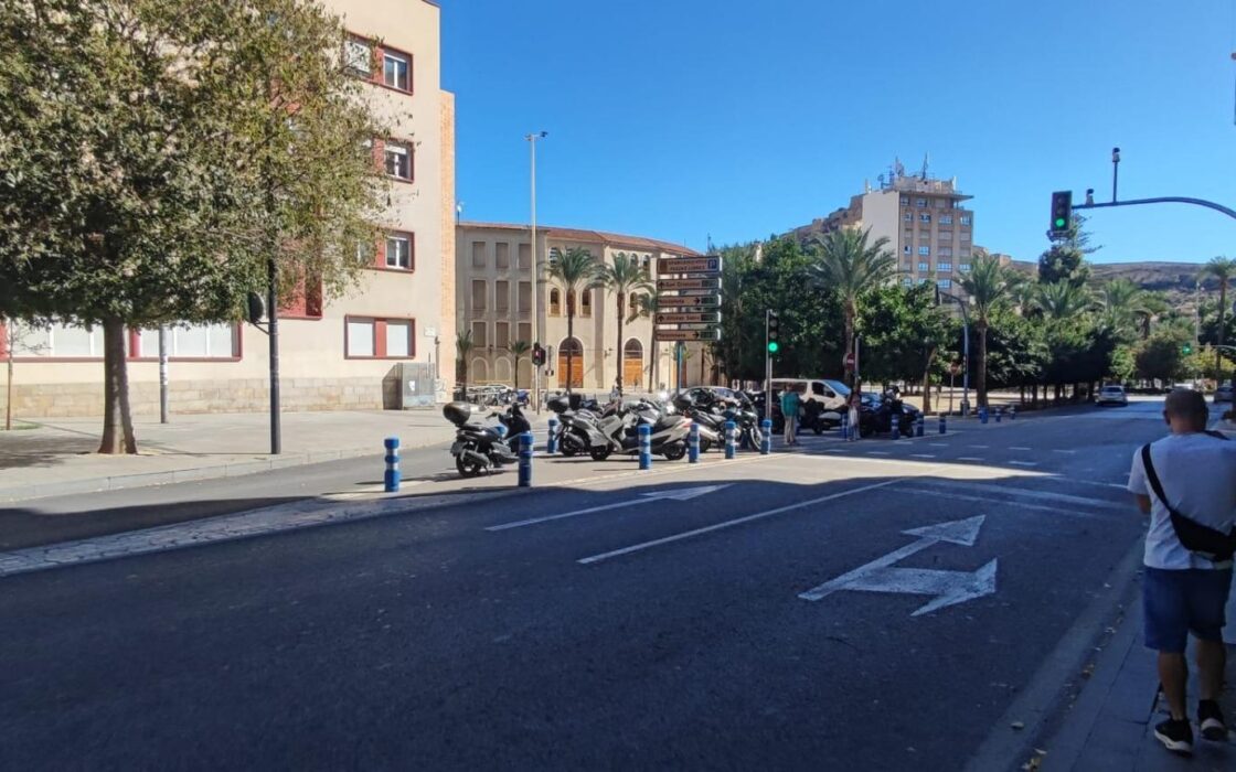 Квартира 68 кв.м с балконом в центре Аликанте