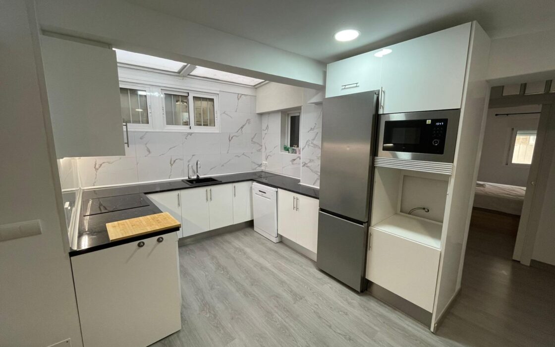 Апартаменты в Аликанте 96 кв.м с 2 спальнями у моря