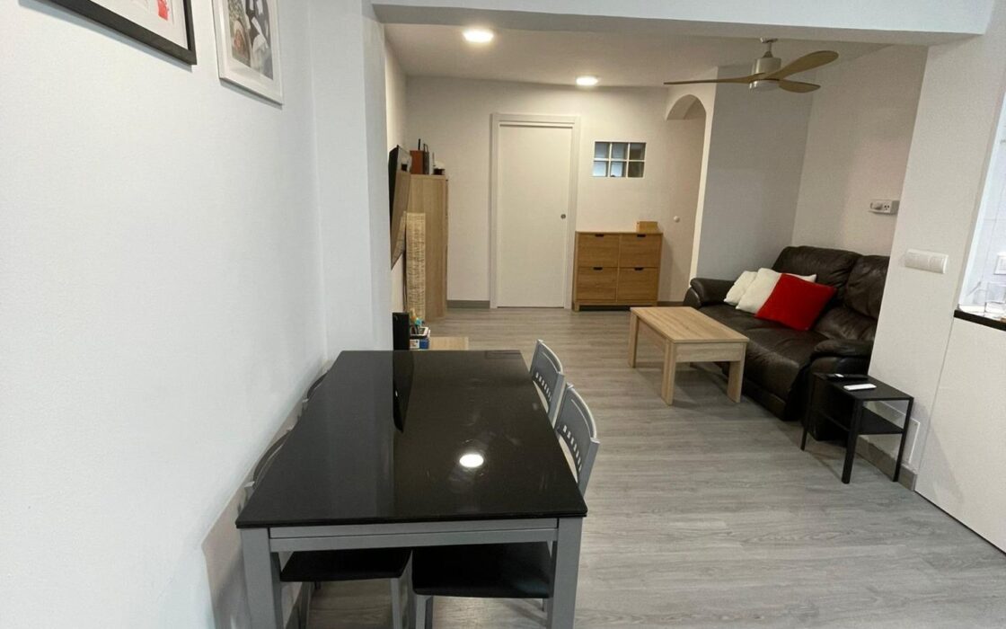 Апартаменты в Аликанте 96 кв.м с 2 спальнями у моря