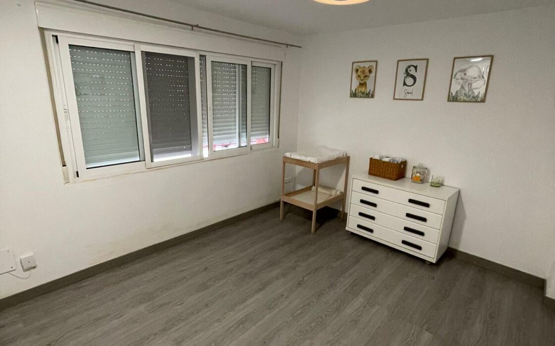 Апартаменты в Аликанте 96 кв.м с 2 спальнями у моря