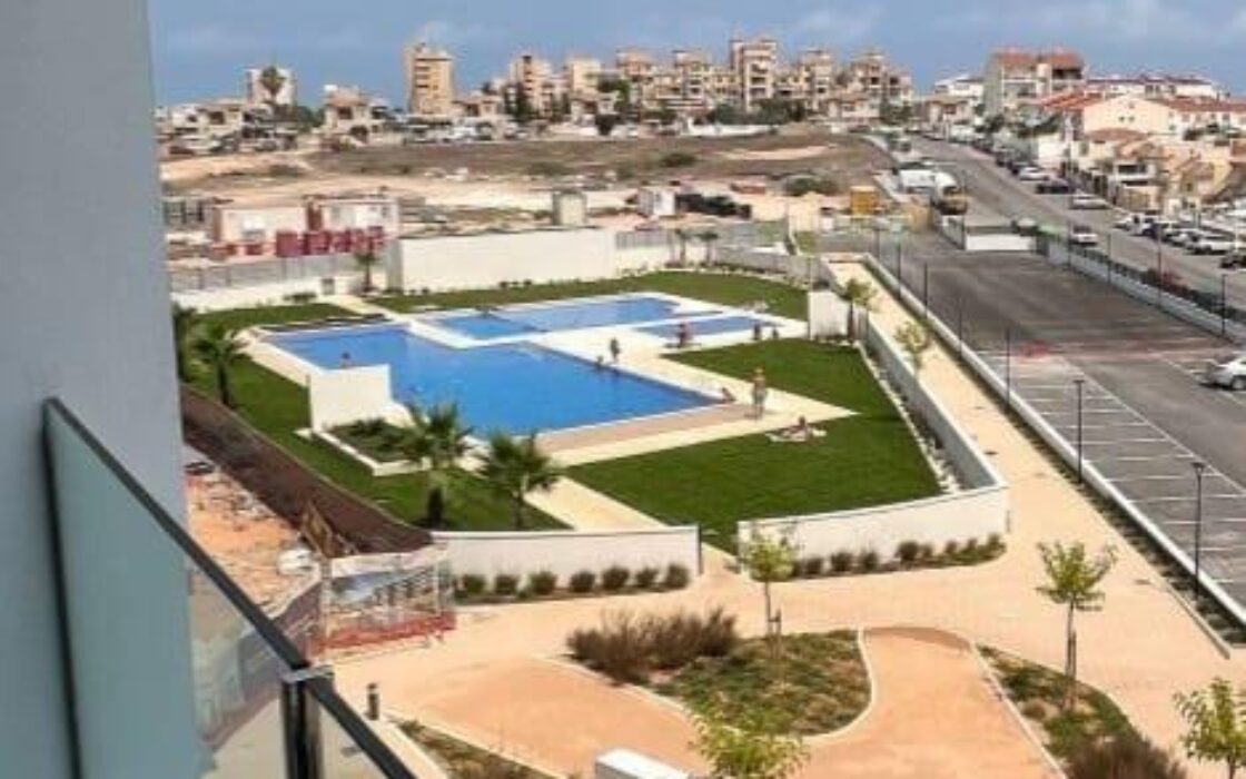 Нова квартира 78 кв.м у моря в Торревьехе з терасою