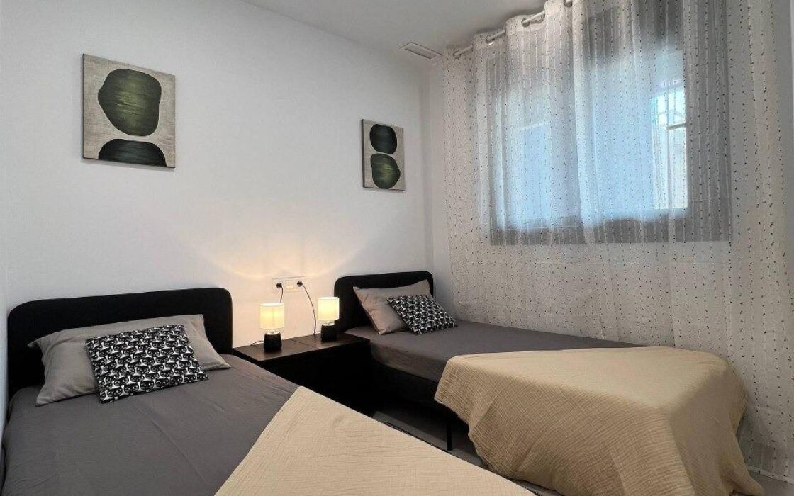 Нова квартира 78 кв.м у моря в Торревьехе з терасою