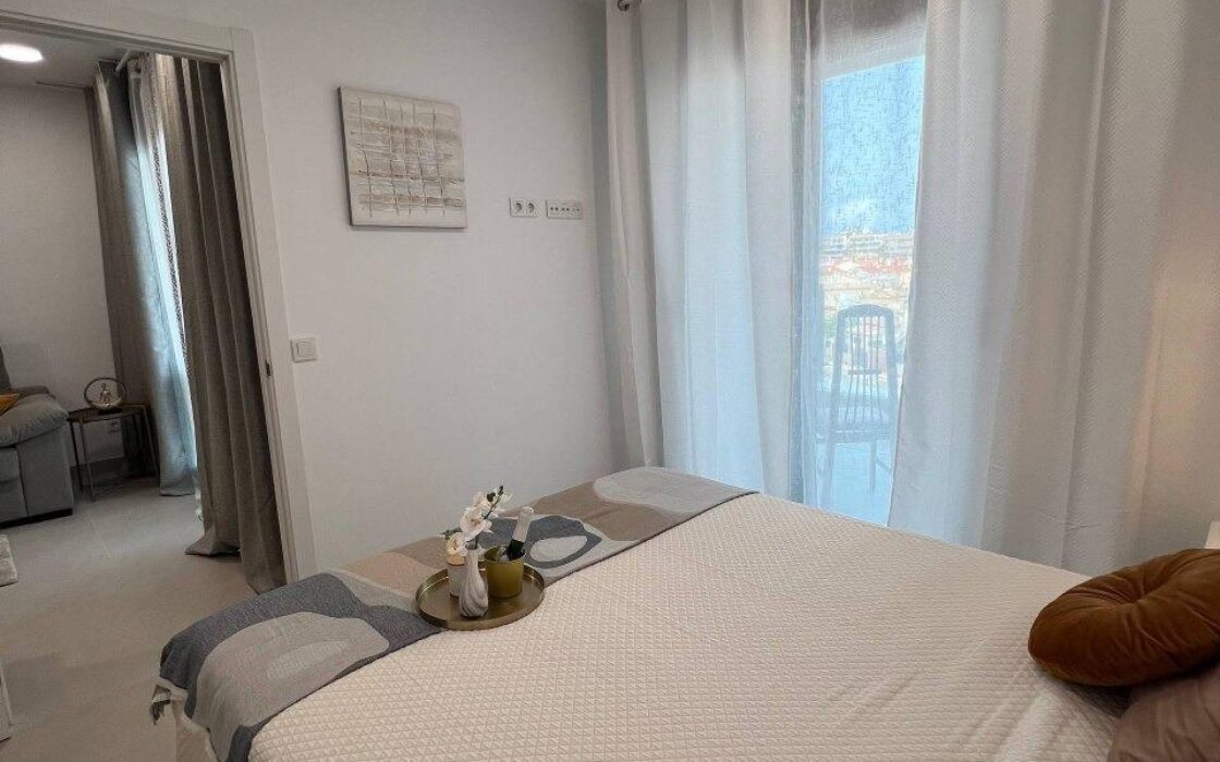 Нова квартира 78 кв.м у моря в Торревьехе з терасою