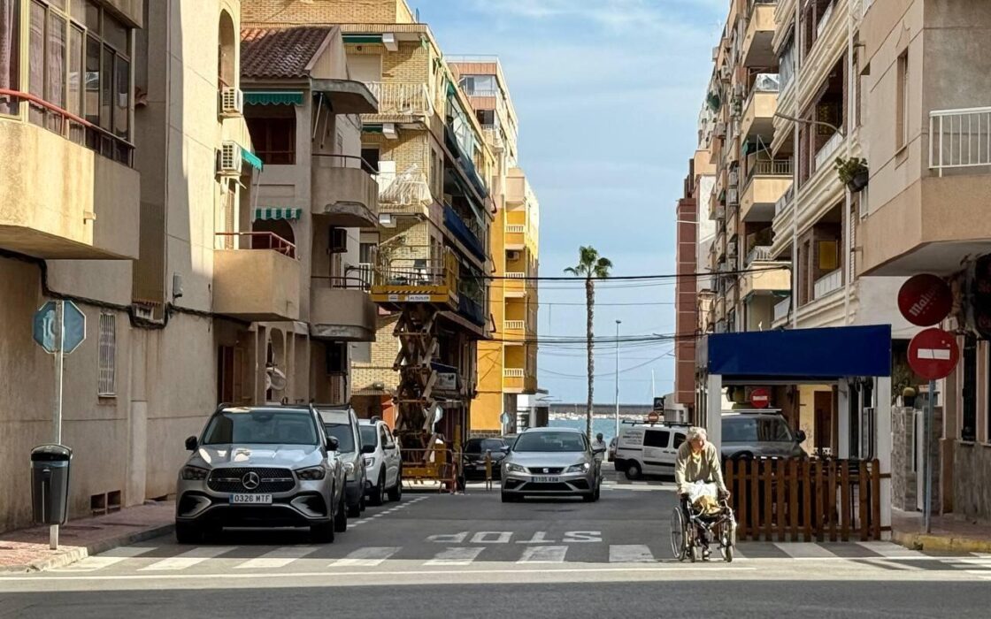 Апартаменты 61 кв.м с террасой в Торревьехе у моря