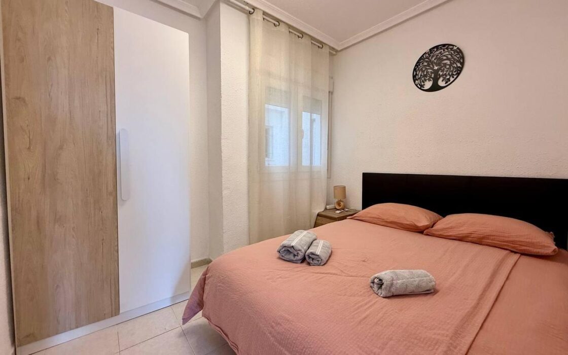 Апартаменты 61 кв.м с террасой в Торревьехе у моря