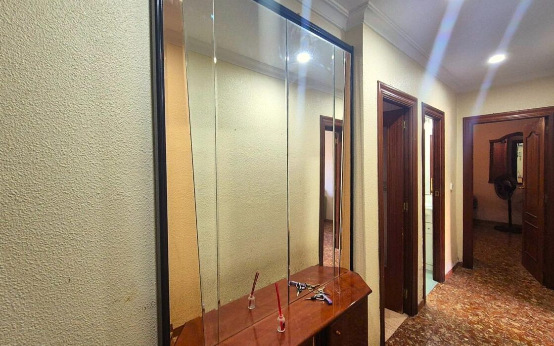 Апартаменты в Аликанте 69 кв.м с 3 спальнями у моря