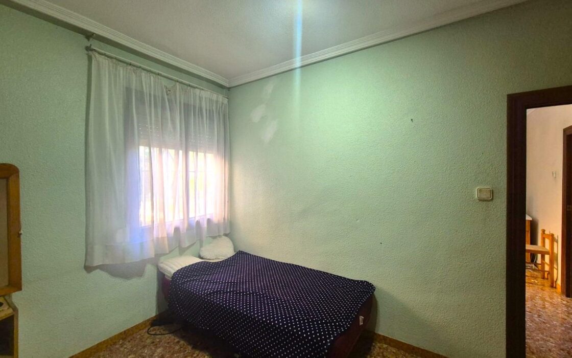 Апартаменты в Аликанте 69 кв.м с 3 спальнями у моря