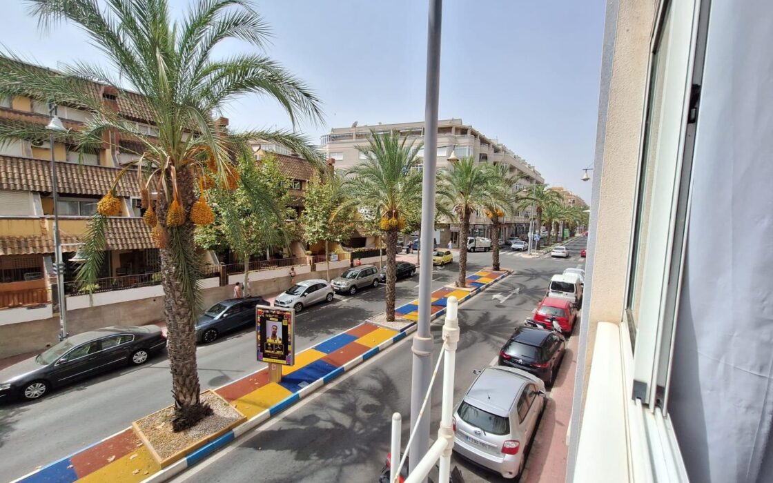 Апартаменты 75 кв.м у моря в Торревьехе с 3 комнатами