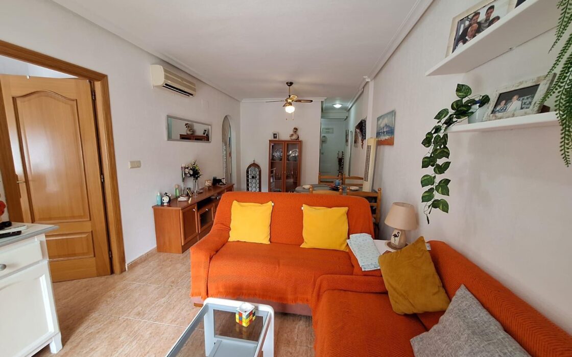 Апартаменты 75 кв.м у моря в Торревьехе с 3 комнатами