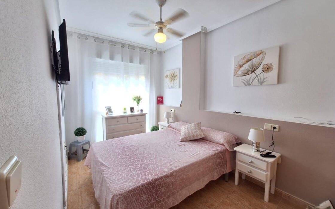 Апартаменты 75 кв.м у моря в Торревьехе с 3 комнатами