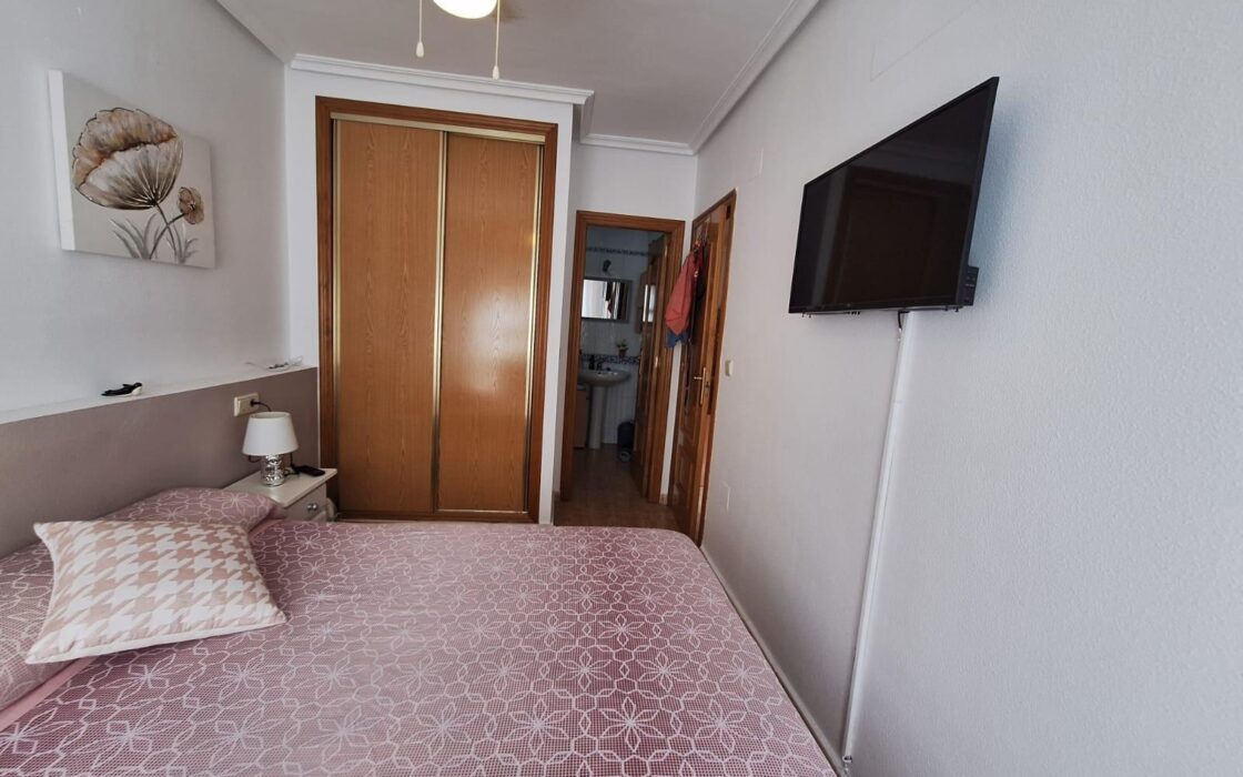 Апартаменты 75 кв.м у моря в Торревьехе с 3 комнатами